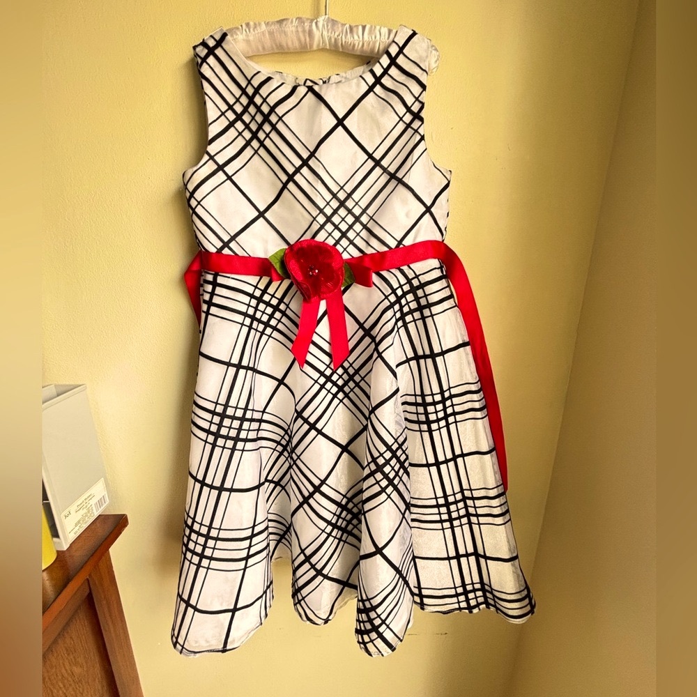 Black and White Strapless A-Line Dress for Wedding Guest 6X